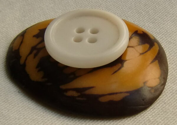 Bouton corozo. Slice zébrée. Ivoire végétal – Image 2