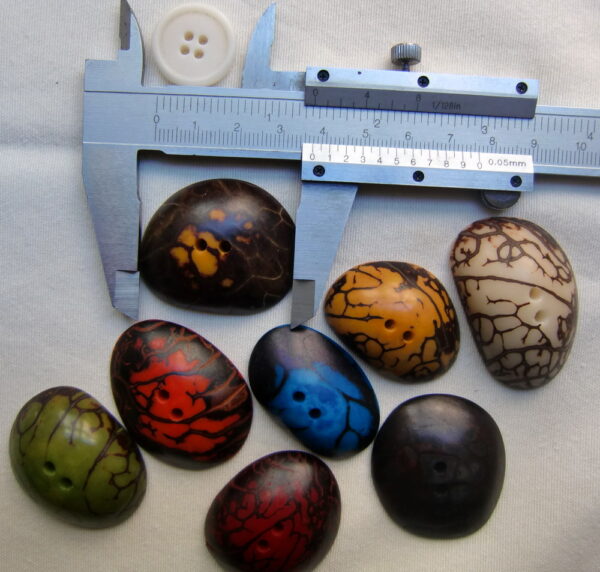 Bouton corozo. Cabochon zébré. Ivoire végétal. Modèle exclusif – Image 5