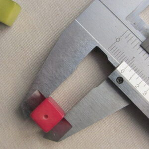 Ivoire végétal. Cube en Tagua.