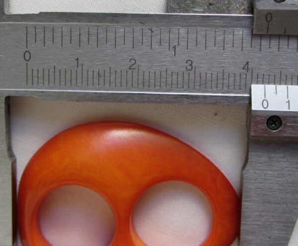Perle en forme de Slice à deux trous en ivoire végétal, tagua. – Image 2