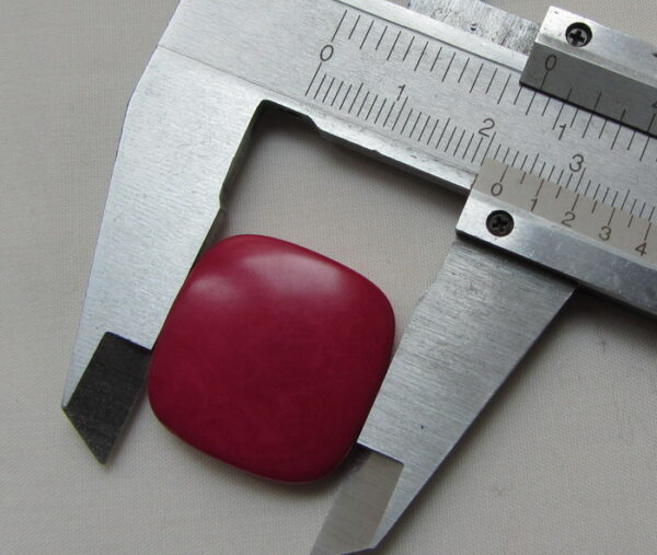 Perle de Tagua en forme de pastille carrée. Ivoire végétal – Image 2