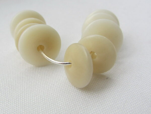 Pastille de Tagua en forme de soucoupe de 13 millimètres. Ivoire végétal – Image 10