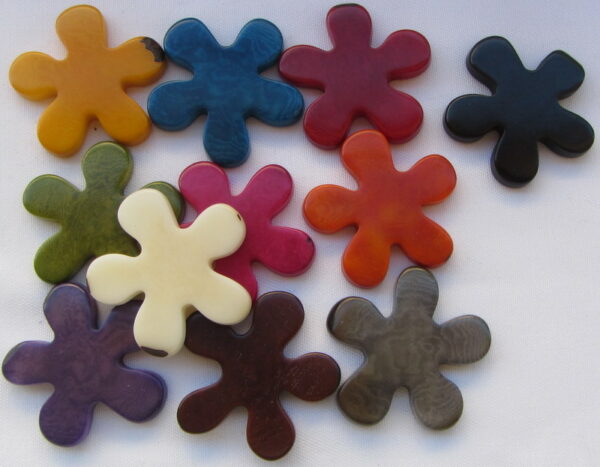 Perle de Tagua en forme de fleur. Ivoire végétal – Image 5