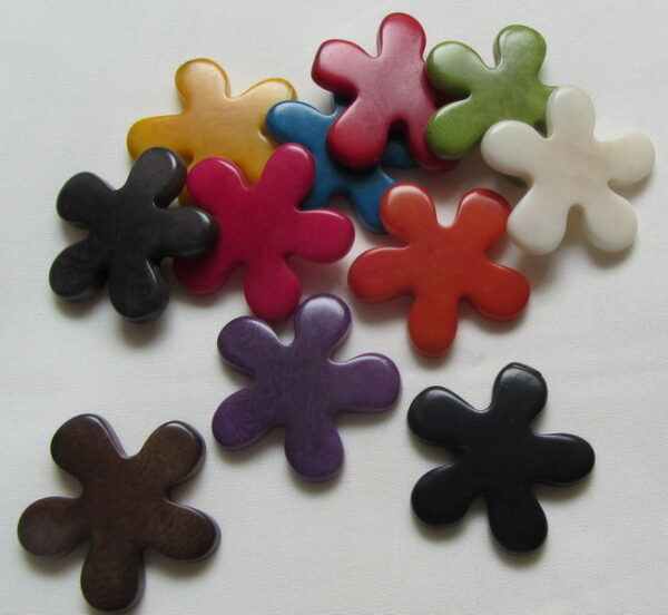 Perle de Tagua en forme de fleur. Ivoire végétal – Image 2
