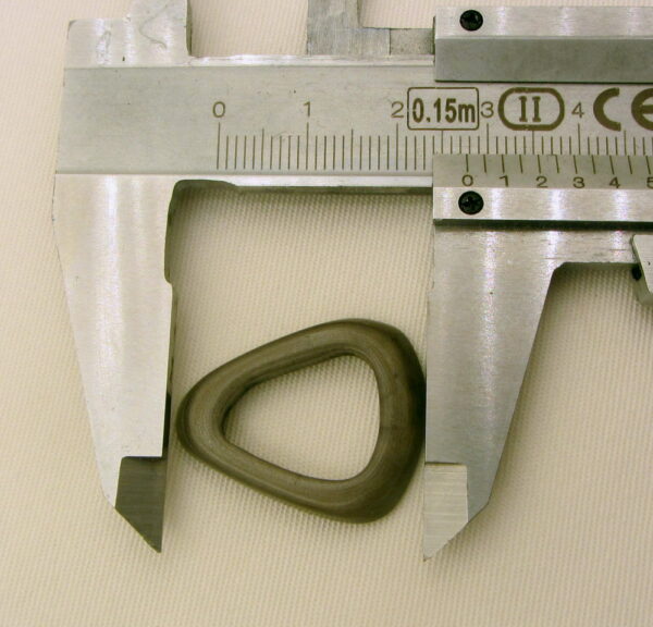 Triangle évidé en Tagua. Ivoire végétal – Image 12